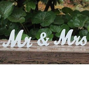 Mr and Mrs wedding sign